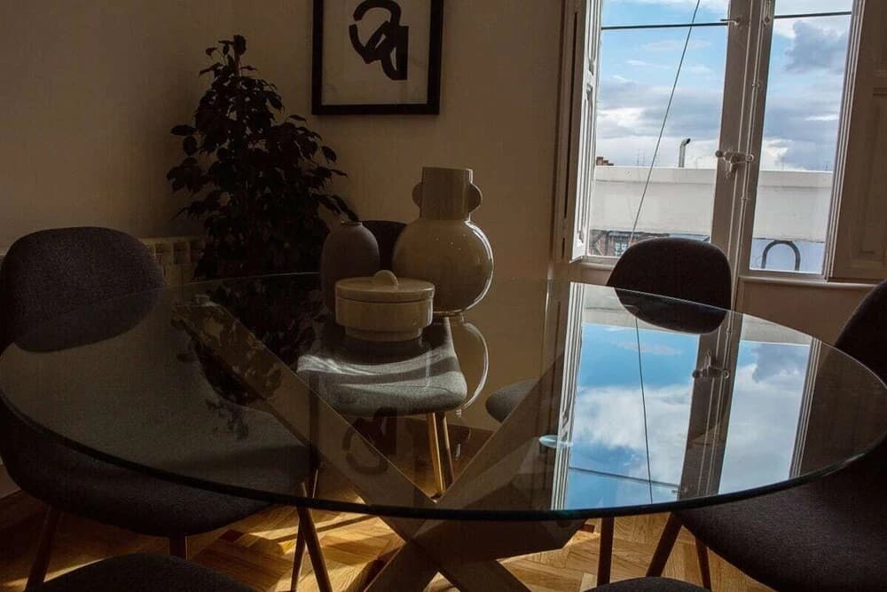 Beautiful 4 Bed 2 Bath Apt in Salamanca - photo 12