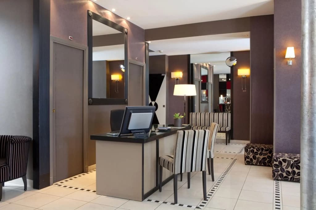 Hotel Eiffel Seine - photo 13