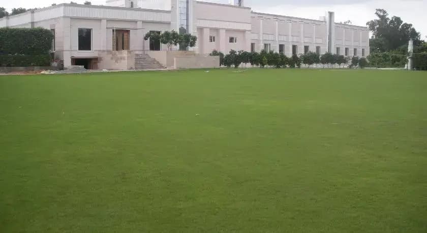 Lilywhite Hotel - photo 1