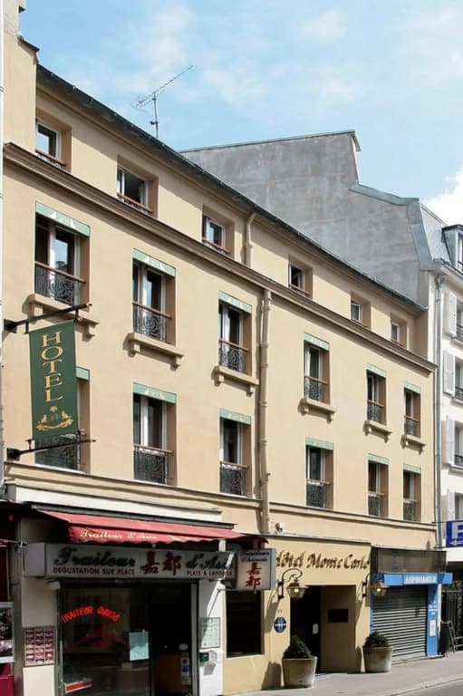 The Walled off Hotel Paris - photo 12