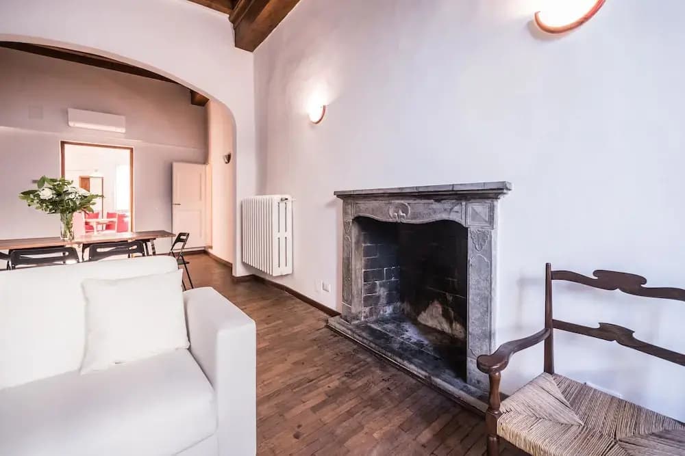Close to The Duomo Exquisite 4BD - photo 1