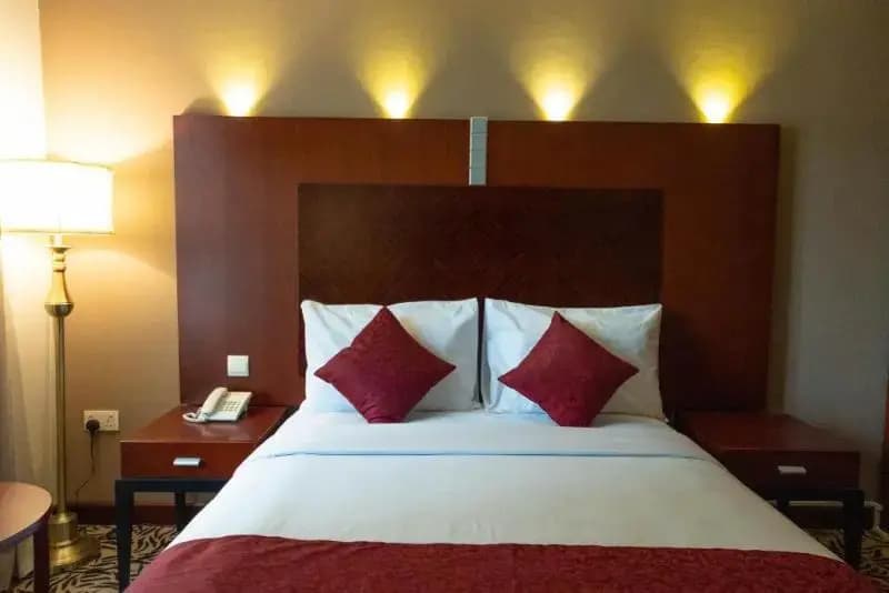 Mra Grand Hotel - photo 2