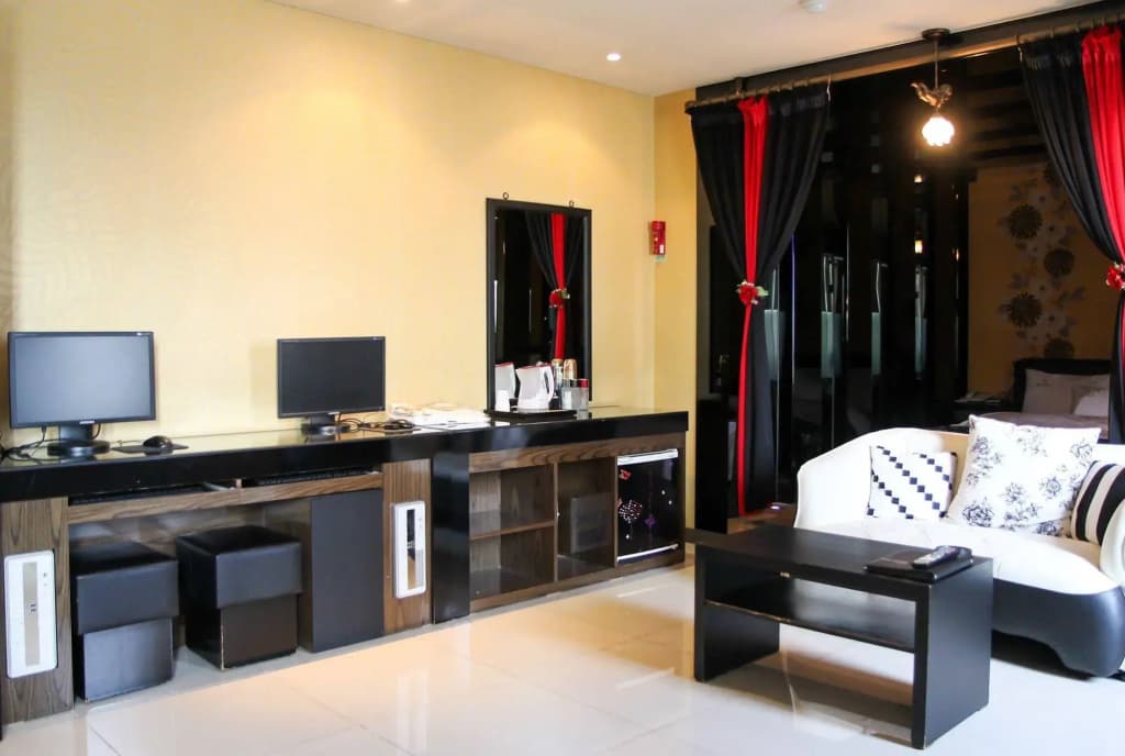 JJ Hotel - photo 3