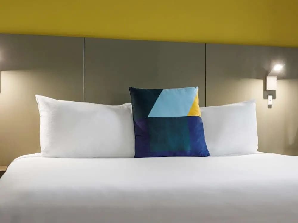 Carlton Crest Hotel Sydney - photo 2