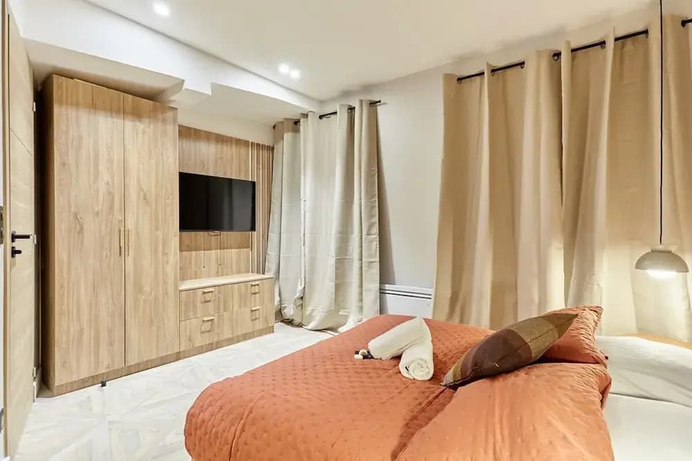 Superb Apartment Center of Paris Montmartre - photo 1