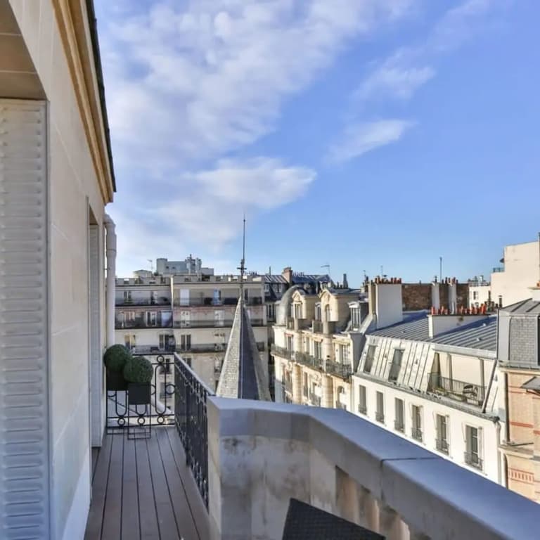 Design Passy Terrace 2 Bedroom Apt With Balcony in Paris - photo 1