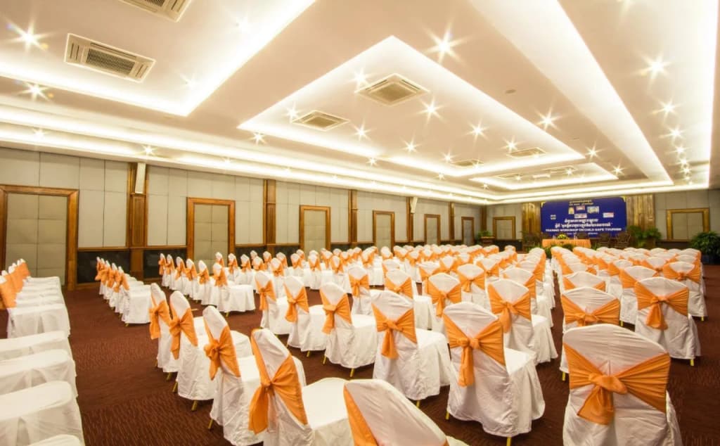 Royal Empire Hotel - photo 18