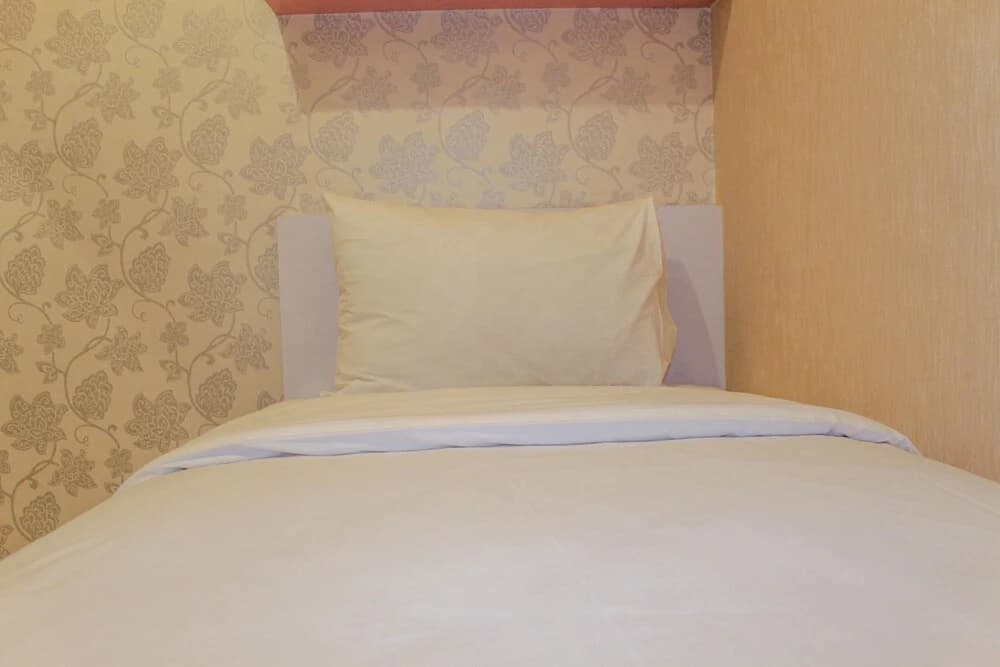 Minimalist and Homey 2BR Aparment at Green Pramuka near Mall - photo 2