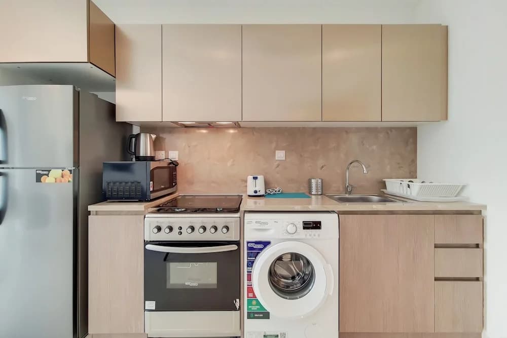 GreenFuture - High-Rise Sleek Studio With Panoramic City Views - photo 11