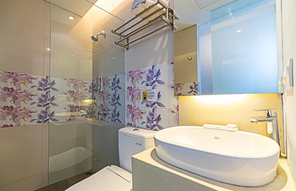 Royal City Hotel - photo 8