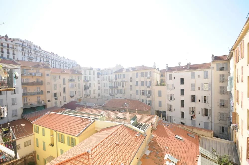 Le 28 - photo 1