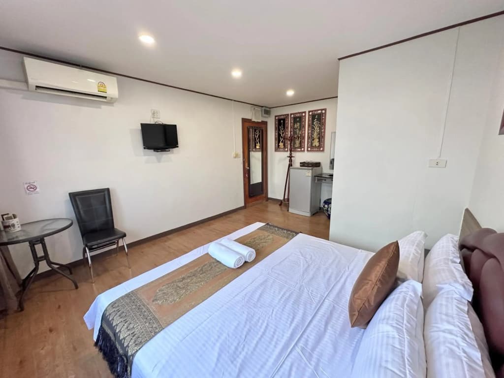 Longzhu Guesthouse - photo 17