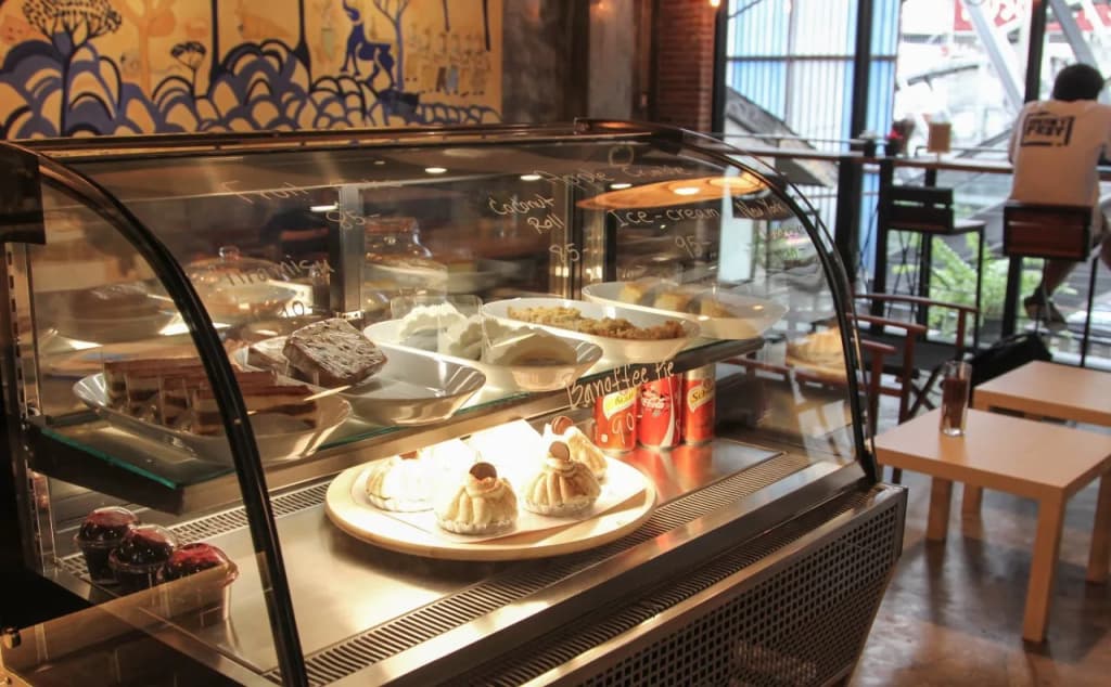 Thonglor Travellers Hostel & Cafe - photo 12