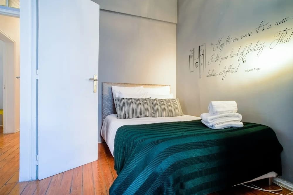 Tram 28 Apartment - photo 14