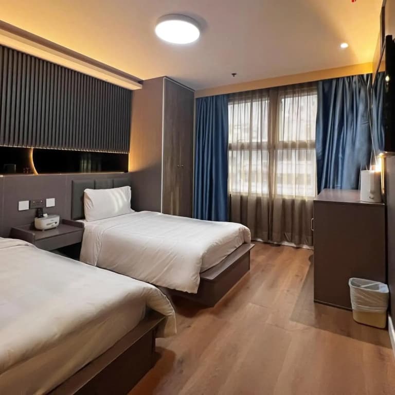 Hennessy Hotel - photo 20