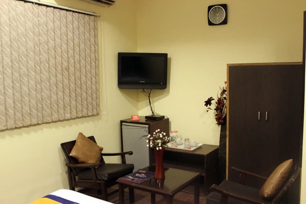 Asees Inn Hotel - photo 12