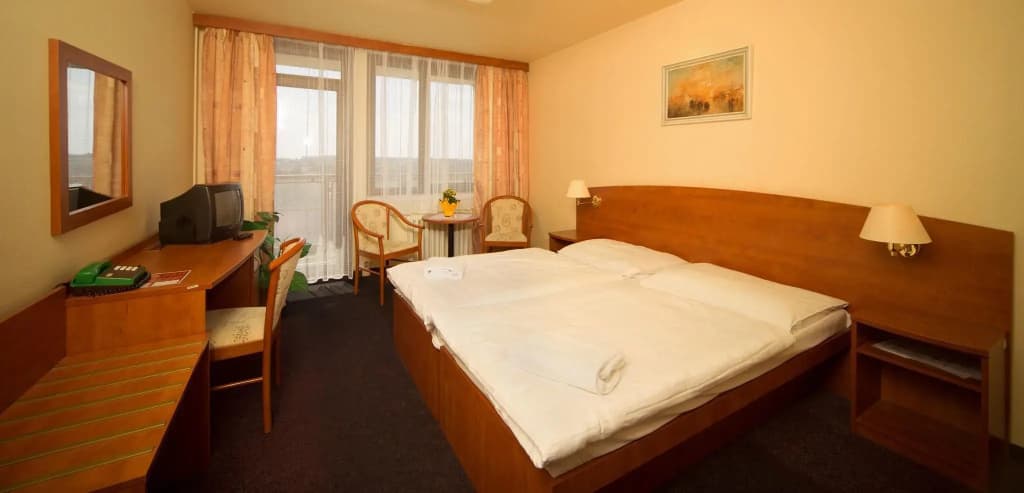 Hotel Krystal - photo 4