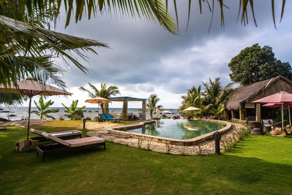 Rocks Beach Boutique Bungalows - photo 17