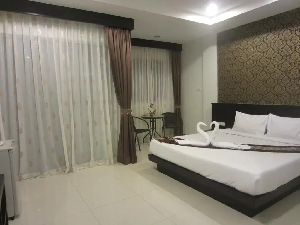 Ninas Hotel - photo 8