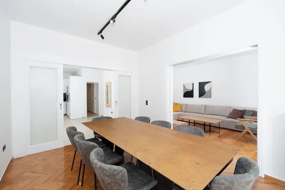 Kolonaki Elegant Apartment with Balcony - photo 15