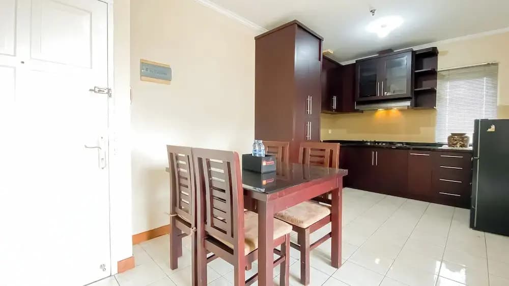Spacious And Comfy 3Br At Puri Garden Apartment - photo 1