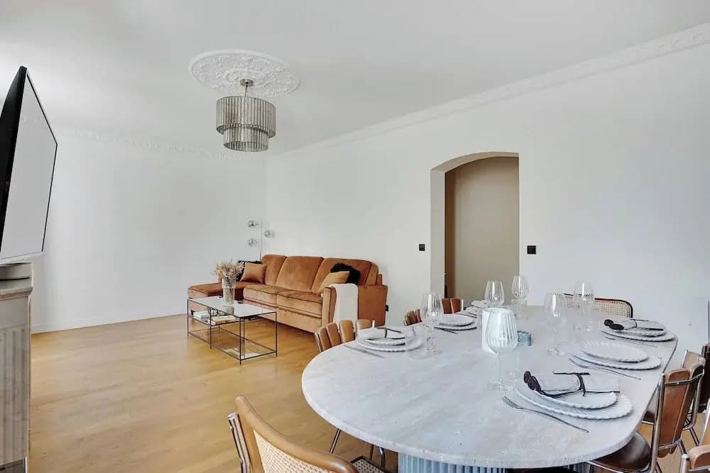 Chic 2BR Retreat for 4P- Heart of Invalides - photo 11