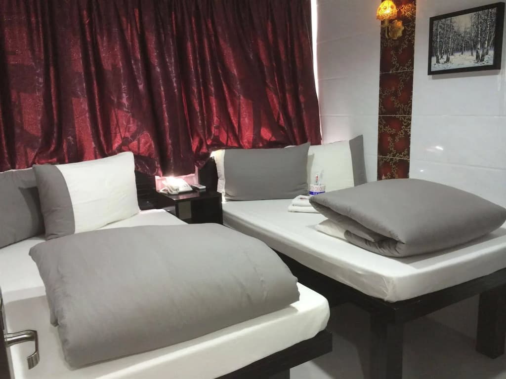 Canada Inn Hotel - photo 3