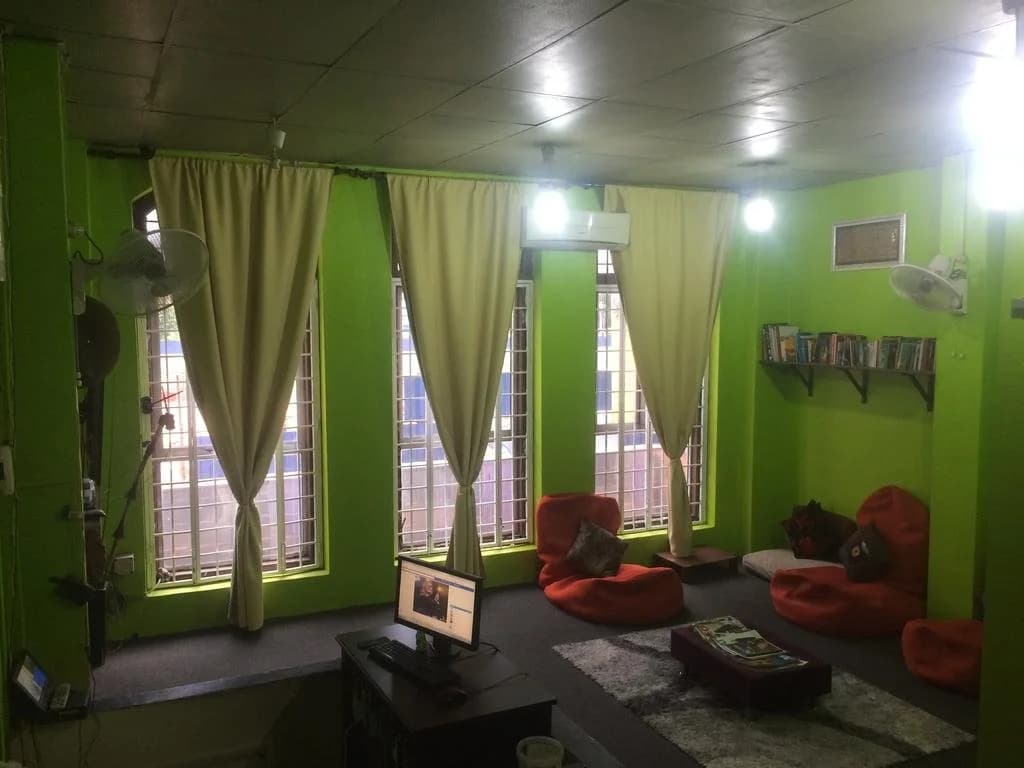 The Longhouse Travellers Inn - Hostel - photo 9