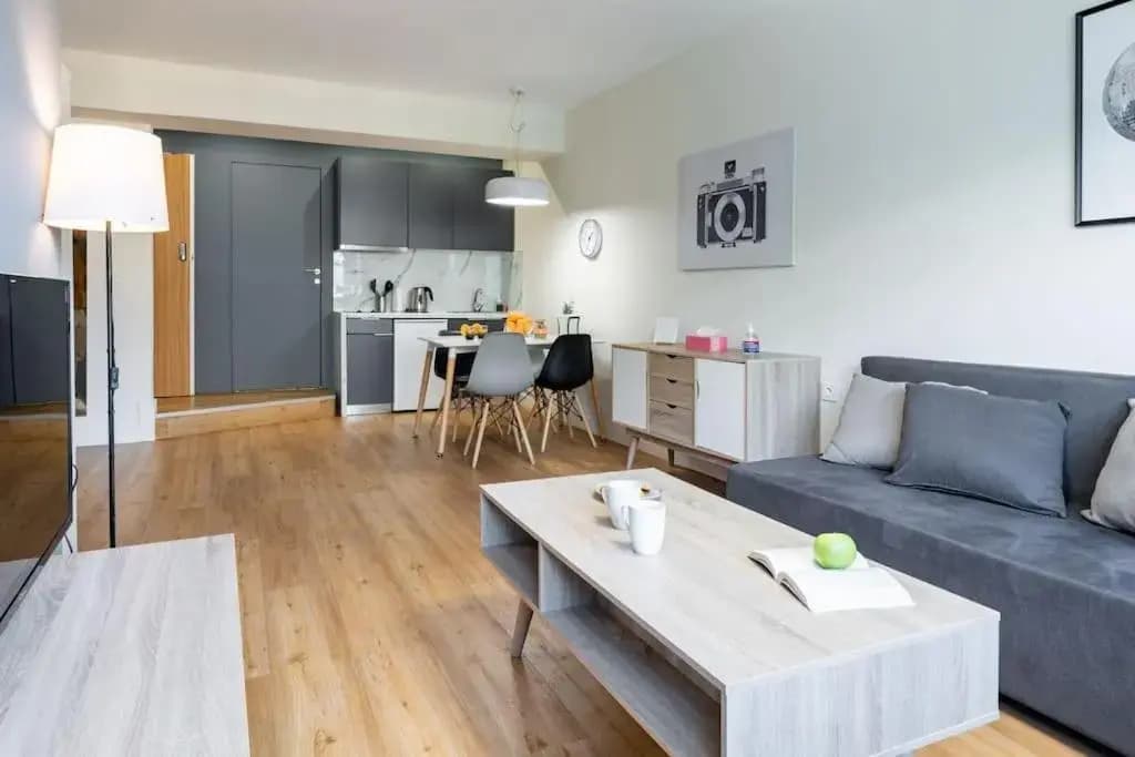 Modern, quite 1-BDR apt near Acropolis - photo 3