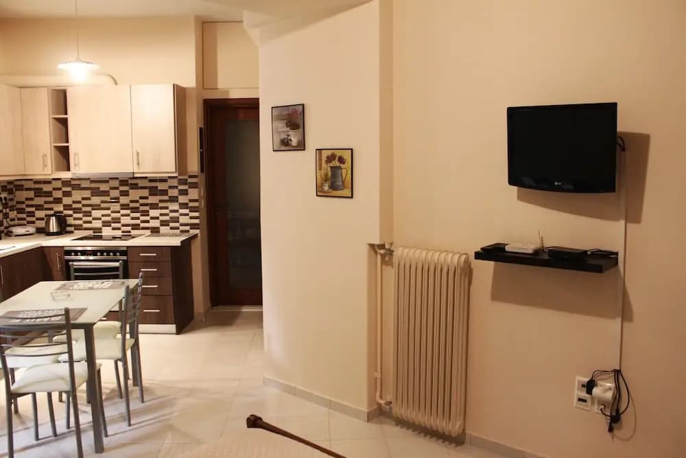 Studio in Pagkrati close to Euaggelismos metro - photo 3