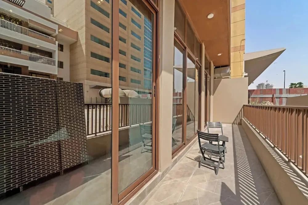 Brand New Stylish Unit near Circle Mall - photo 8