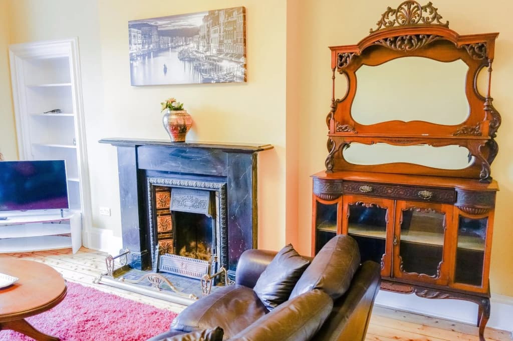 Newly Furnished Flat on Leith Walk, Sleeps 4 - photo 8