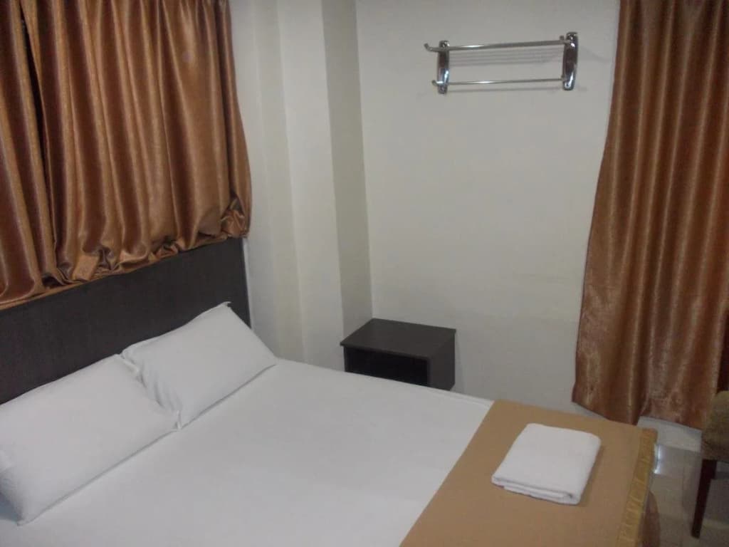 Newtown Star Hotel - photo 6