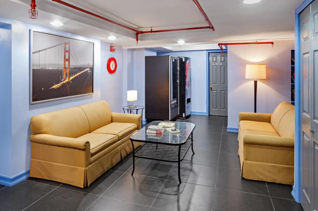 Central Park West Hostel - photo 24