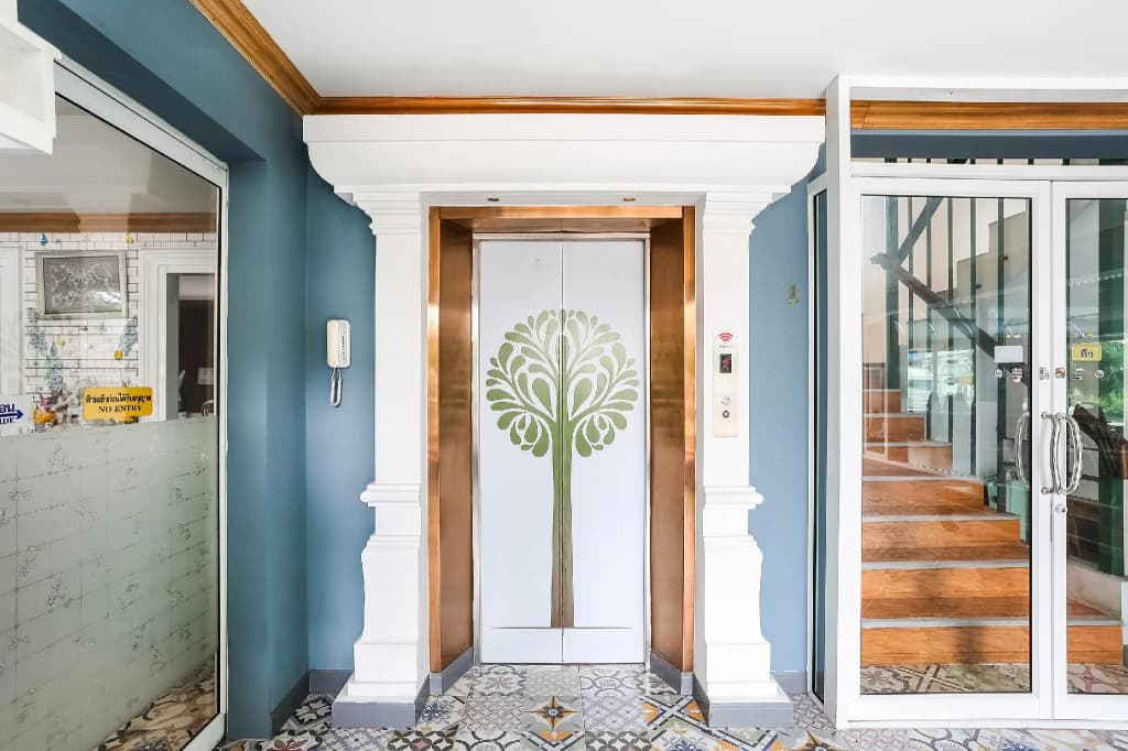 The Lilly Hotel - photo 7