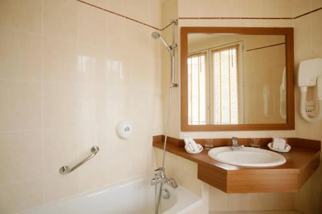 Hotel Apollinaire - photo 9