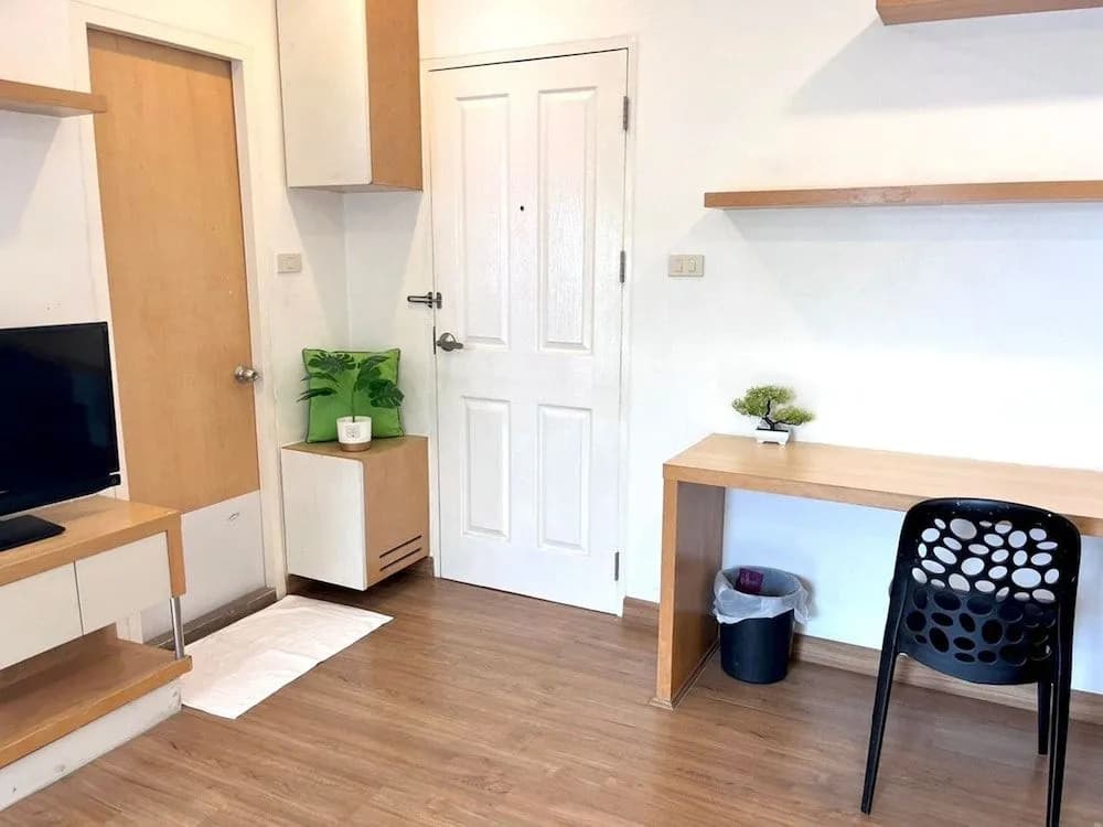 8 Resident - photo 3