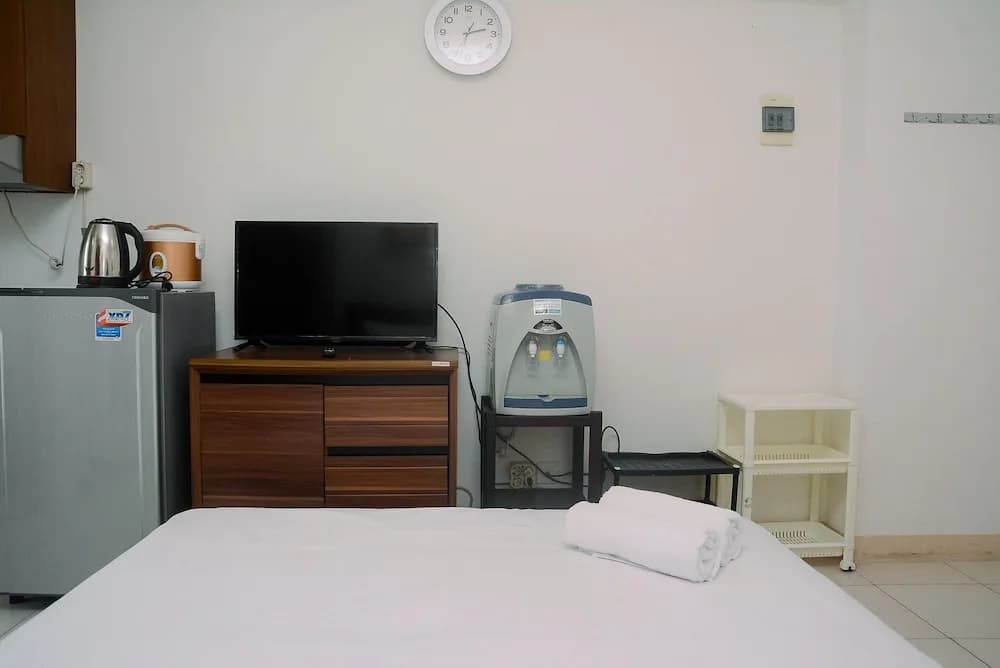 Good and Comfy Studio Room at Green Bay Pluit Apartment - photo 4