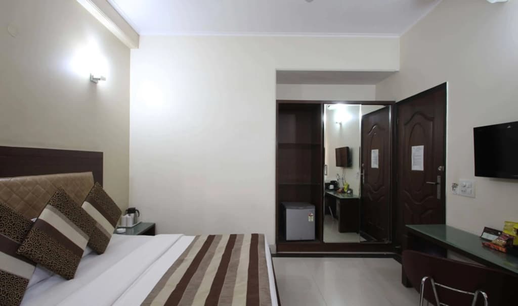 Lloyd Residency - photo 3