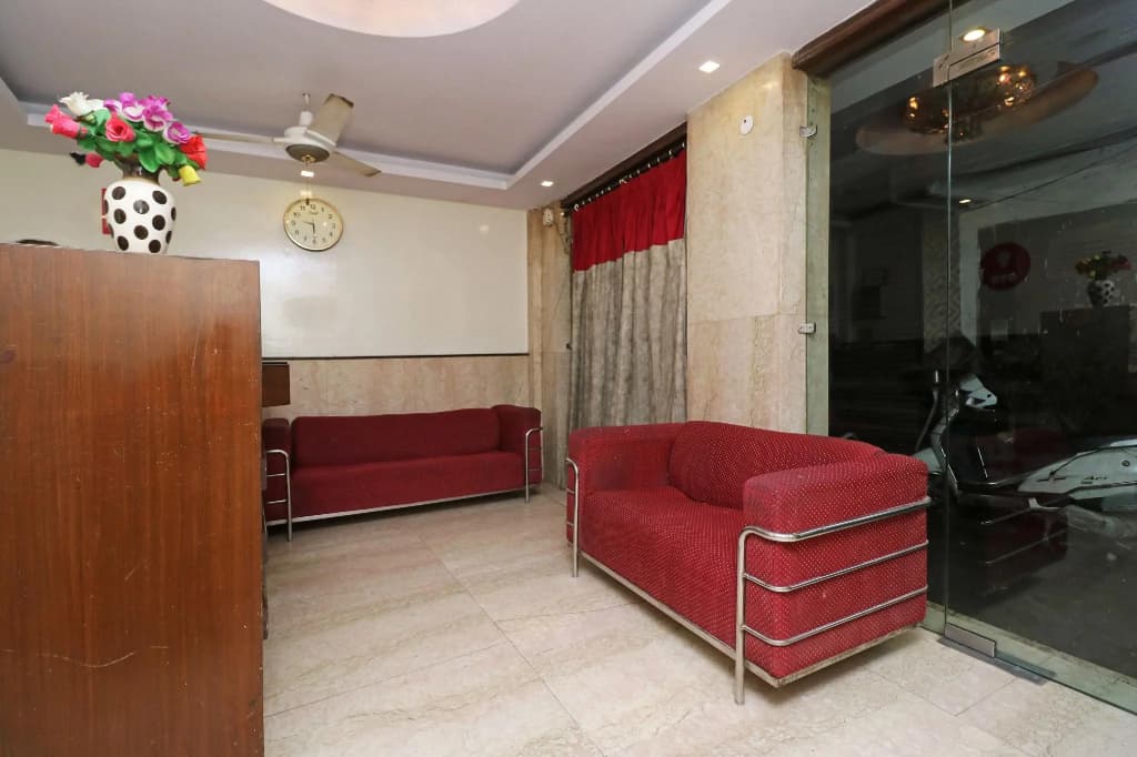 OYO 5494 Hotel Odeon Continental - photo 1
