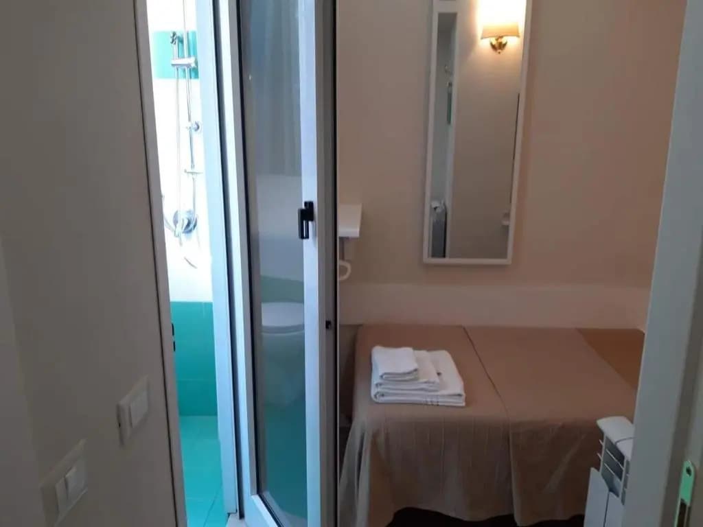 small single room - photo 10