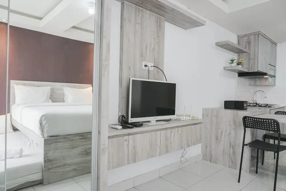 Nice And Comfy Studio At Amethyst Apartment - photo 8