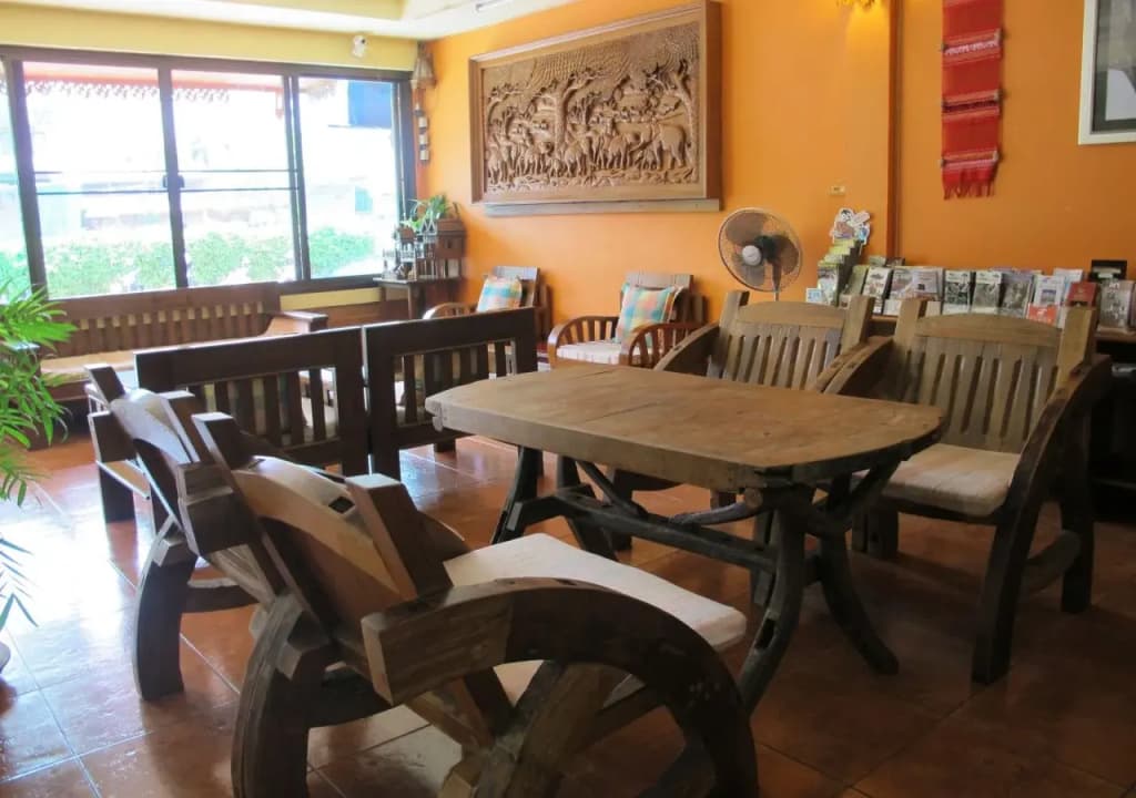 Bautong Lodge Guest House - photo 17