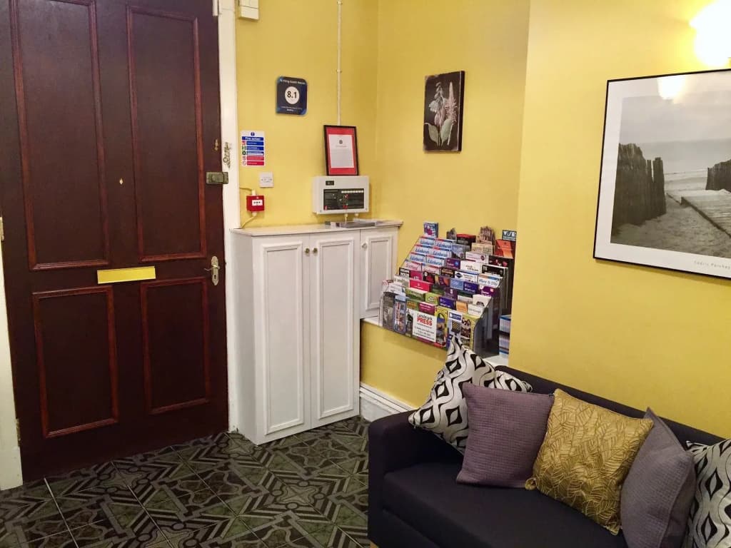 16 Pilrig Guest House - photo 13
