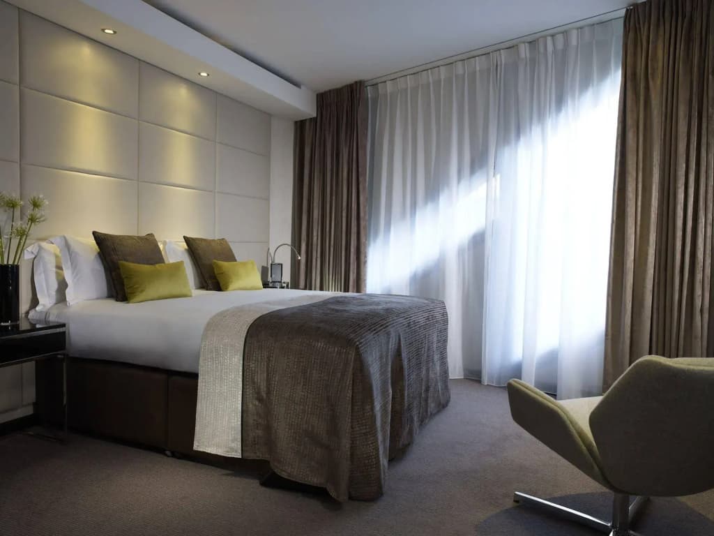 Montcalm East, Autograph Collection - photo 5