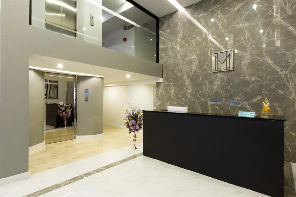 Metro Hotel - photo 2