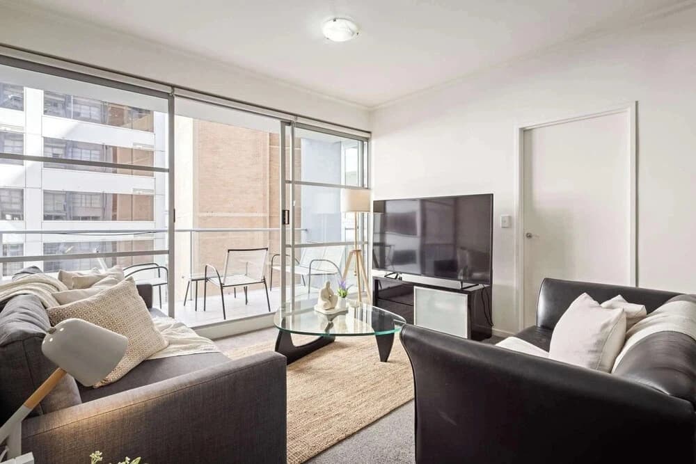Cozy 2BR Apartment Steps From Darling Harbour - photo 1