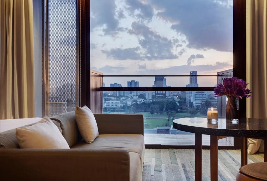 Hansar Bangkok Hotel - photo 8