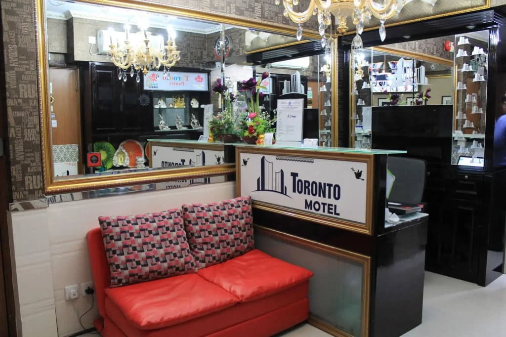 Toronto Motel - photo 1