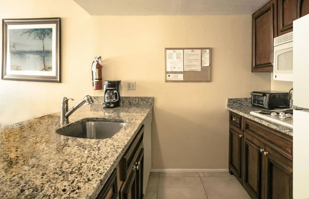 Parc Corniche Condominium Suite Hotel - photo 25